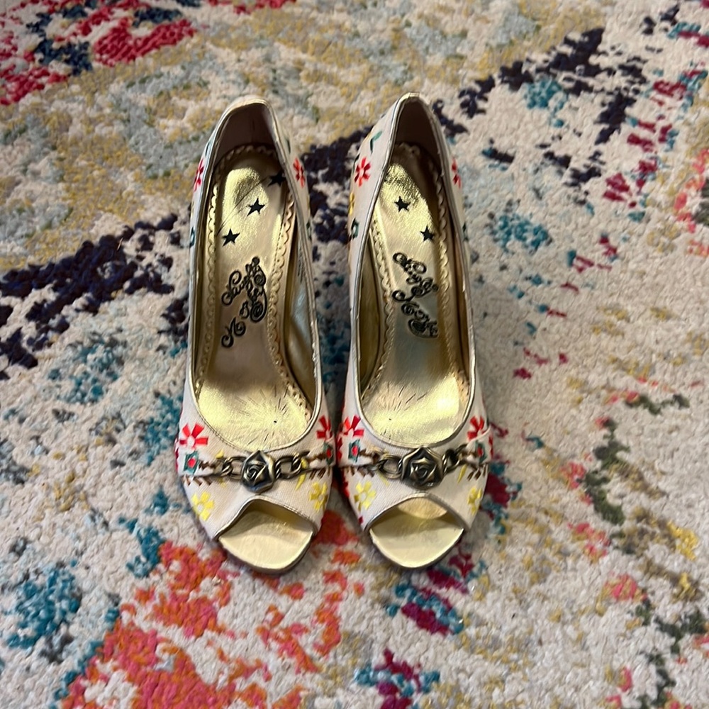 Naughty Monkey Heels great condition size 8